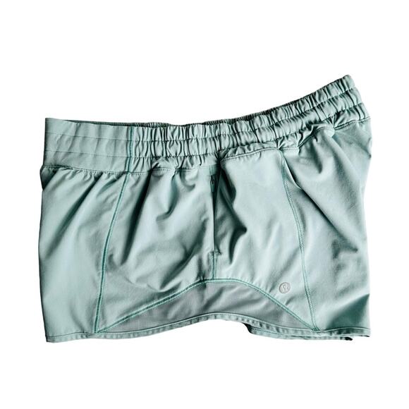 Lululemon Hotty Hot II Low Rise Short 2.5" Hazy Jade Green Size 10 Run Gym - Picture 4 of 6
